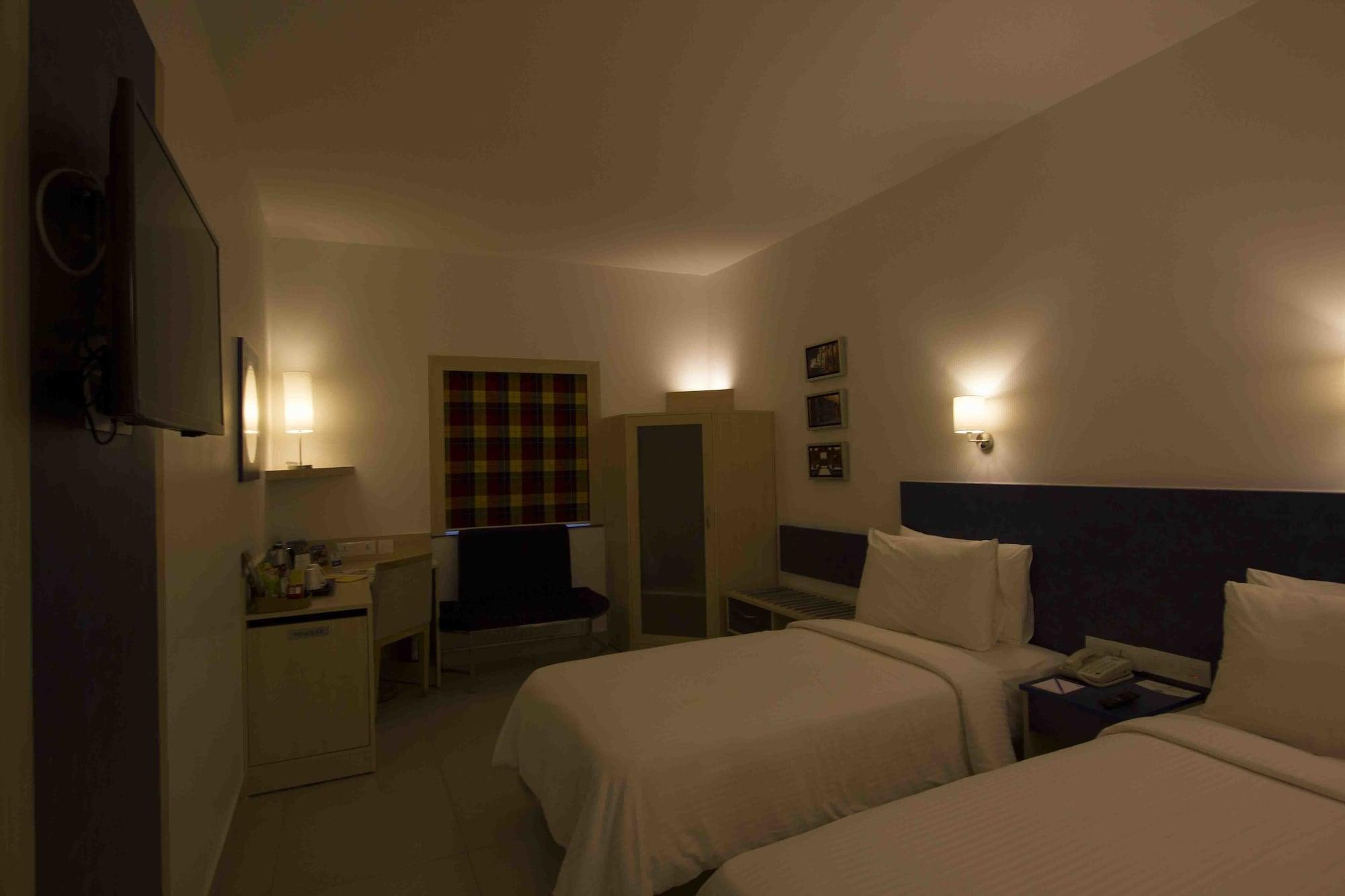 Kalyan Grand - a business hotel Vandalur Bagian luar foto
