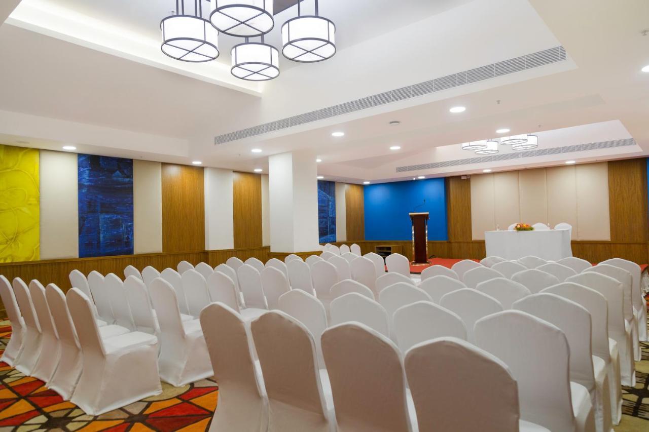 Kalyan Grand - a business hotel Vandalur Bagian luar foto