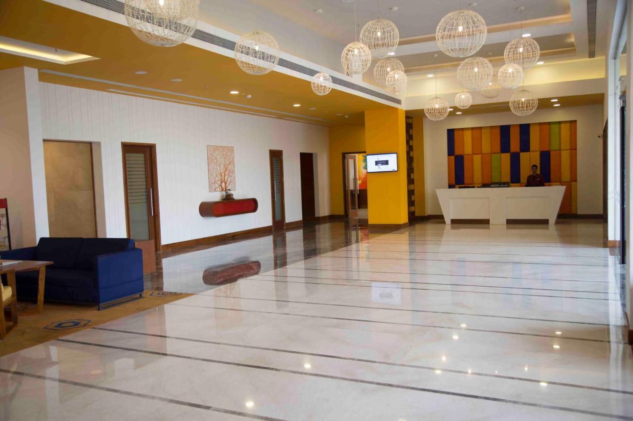 Kalyan Grand - a business hotel Vandalur Bagian luar foto