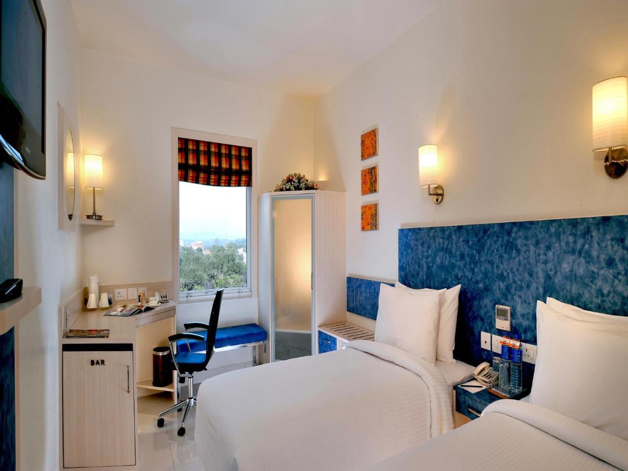 Kalyan Grand - a business hotel Vandalur Bagian luar foto